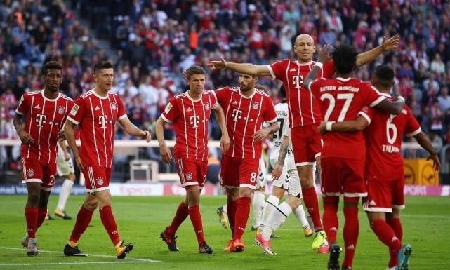  德甲半程最佳阵容出炉，拜仁四人入选领跑群雄  