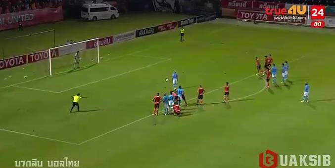  法甲裁判误判引争议 VAR介入时机遭质疑  