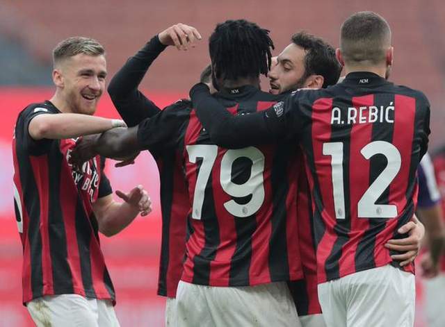  国际米兰主场完胜那不勒斯巩固领头羊位置